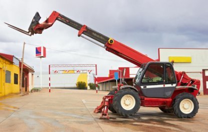 Wózki jezdniowe podnośnikowe z wysięgnikiem oraz z osobą obsługującą podnoszoną wraz z ładunkiem
